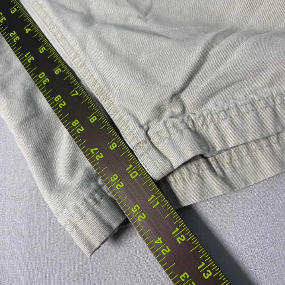 Columbia Men's Beige Canvas Cargo Shorts Cotton Button Pockets Logo 11L